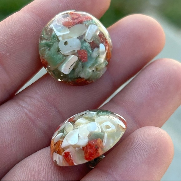 Fun Vintage Lucite Round Dome Pierced Unique Shell Stud Earrings Boho Statement - Picture 9 of 9